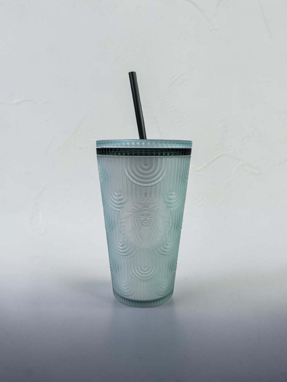 Starbucks 24oz Venti Cold Cup Tumbler with Aqua Blue Scalloped Pattern